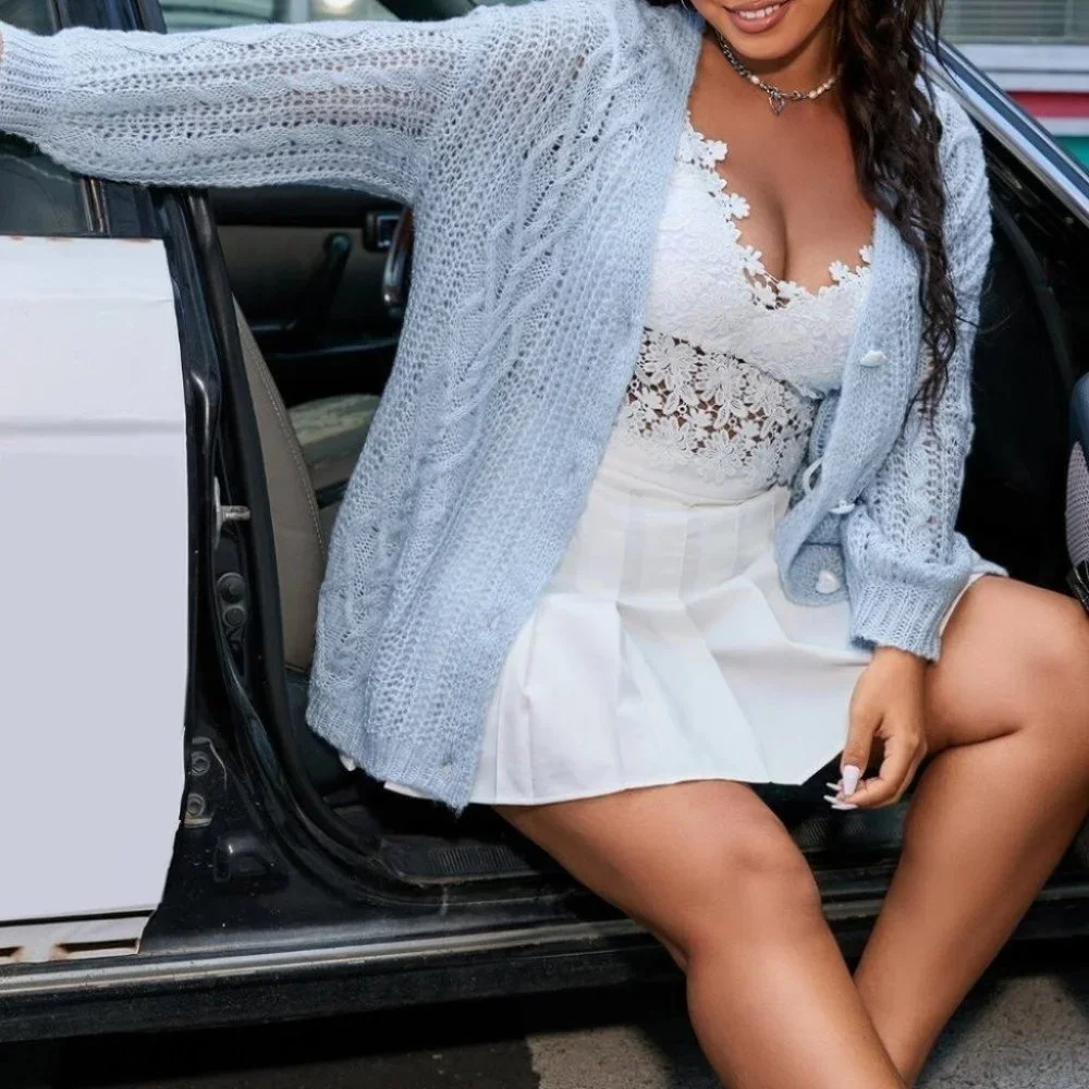 PLUS SIZE BLUE BUTTON UP CABLE KNIT CARDIGAN - Picture 4 of 6